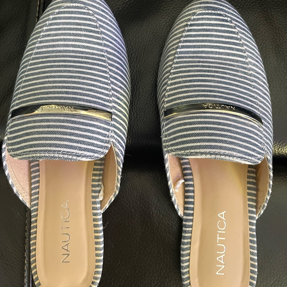 NAUTICA slides slip-on shoes. Blue & white. EUC SIZE is 6W. Worn once